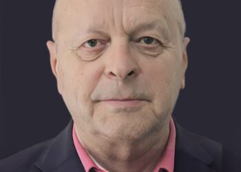 Tenderi i dyshimtë/ Arben Voja i fut 500 MILION Lekë në xhep Janis Karathanos