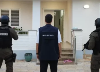Goditja e “kartelit shqiptar të drogës”, Europol jep detaje për grupin e Franc Çopajt dhe Ervis Çelës: Trafikuan tonelata me kokainë