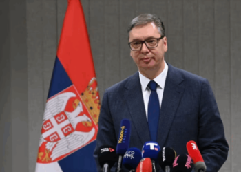 Vuçiç fton protestuesit në debat publik mes tensioneve dhe akuzave për dhunë