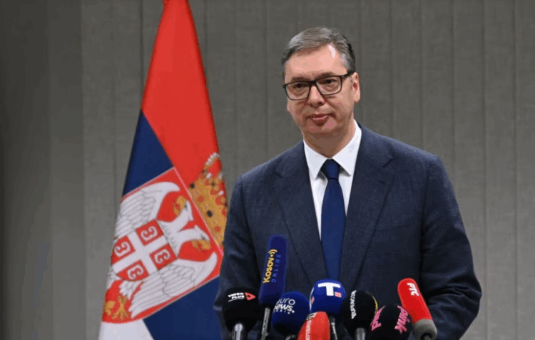 Vuçiç fton protestuesit në debat publik mes tensioneve dhe akuzave për dhunë