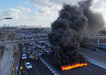 Protestë masive në Izrael, familjet e pengjeve kërkojnë ndalimin e luftës