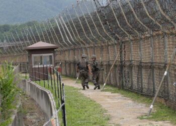 Ushtarët e Koresë së Veriut kalojnë vijën kufitare, Seuli hap zjarr