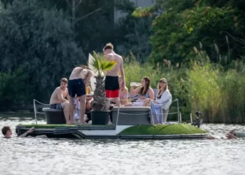 Evropa Veriore goditet nga një valë të nxehti të papërjetuar më parë