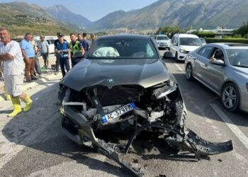 Aksident në aksin Vlorë-Orikum, mbetet i plagosur një person