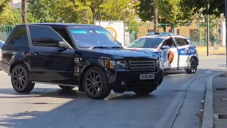 Tjetër aksident në Fier! Automjeti përplas kalimtarin, i plagosuri në gjendje kritike