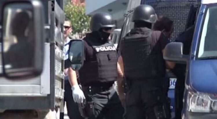 Policia aksion në Shkozet të Durrësit, disa të arrestuar