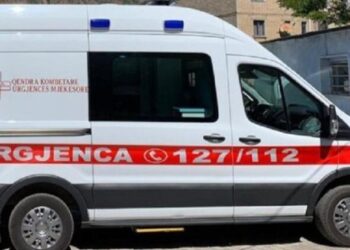 E rëndë në Tiranë/ 41-vjeçari plagos me thikë bashkëjetuesen