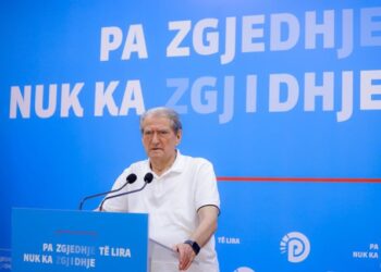 Berisha: Rama shpenzoi 490 mln euro për luks! Me 1/4 e tyre do ishin blerë 7-10 avionë, 4 helikopterë dhe…