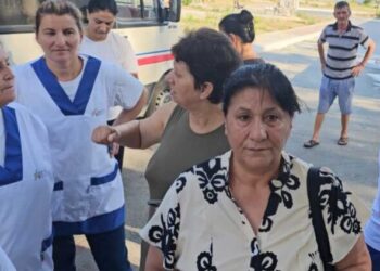 “Kemi 2 muaj pa rrogë”/ Sanitaret e Spitalit Psikiatrik Vlorë në protestë