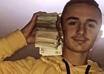 Nga gomonia, duke shitur kokainë në rrugë/ Daily Mail publikon historinë e Elvis Zotos në Angli