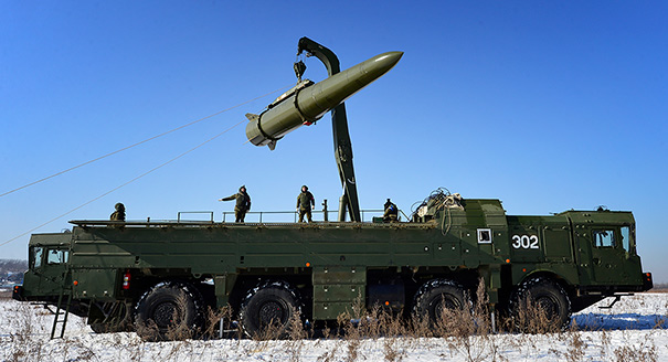 Rusia tërhiqet nga traktati për çarmatimin bërthamor