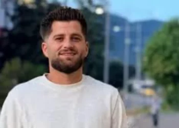 “U përleshëm rëndë, më provokoi”, boksieri shqiptar tregon sherrin me djalin e Arkanit