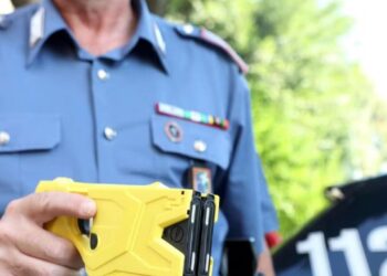 Shqiptari ndërron jetë pasi u qëllua me armë elektrike nga karabinierët