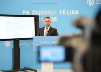 PD: Nga uniformat te armët, KAYO e Ramës po cenon informacionet e klasifikuara dhe po kthehet në minë me sahat për vendin