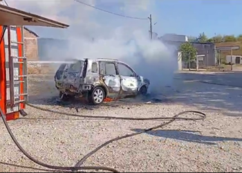 Po udhëtonte drejt Gjirokastrës, makina  shkrumbohet në mes të rrugës