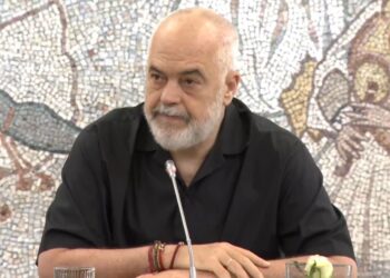 Edi Rama pyet ChatGBT për zjarret në Shqipëri: Fajin e kanë ata që e kritikojnë…