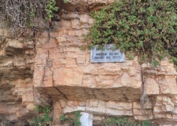 Skandal në Himarë! Shpella mitike e Odisesë e shpallur ‘Monument Kulture’, kthehet në lavazh