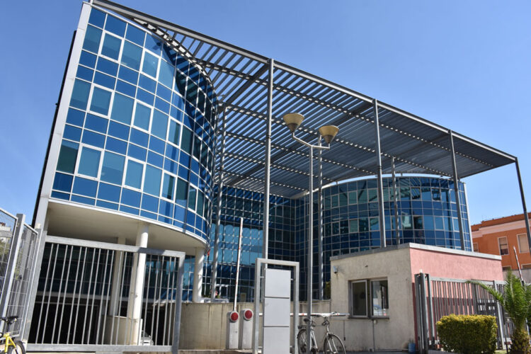 SPAK do të “ngrohet” në diell, instalon në tarracë “parkun” fotovoltaik 800 mln lekësh