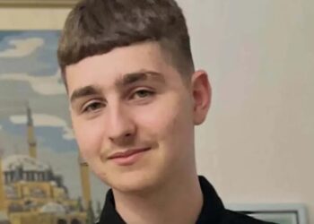 Zhduket 15-vjeçari nga Gjirokastra, familjarët kërkojnë ndihmë për gjetjen e tij: U nis pa para drejt Tiranës