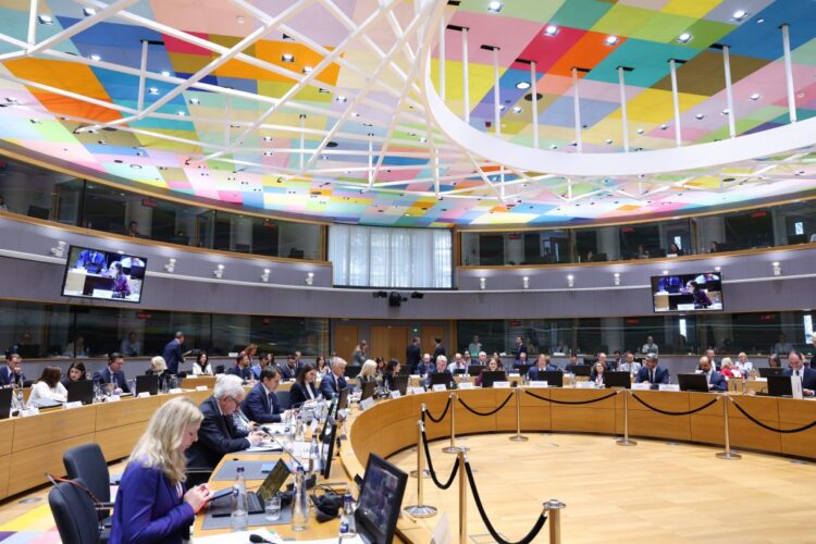 BE paralajmëron Shqipërinë për ndërhyrjet në gjyqësor, Marta Kos flet për vendet kandidate