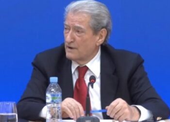 Berisha: Edi Rama u kthye nga Aruba me një orë 400 mijë euroshe me diamante