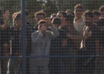 Greqia ashpërson ligjin, emigrantët pa leje dënohen deri në 5 vite burg