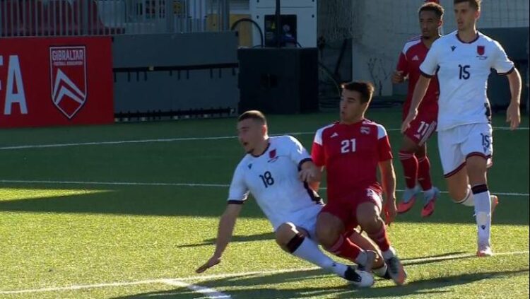 Shpendi fiton penallti, Jasir Asani e çon në rrjet! Gjibraltar 0-1 Shqipëri