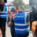 Me pranga në këmbë e duar dhe me helmetë në kokë, del VIDEO e arrestimit të Vilson Pepës
