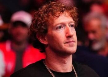 I mbyllën llogarinë, Mark Zuckerberg padit kompaninë Facebook