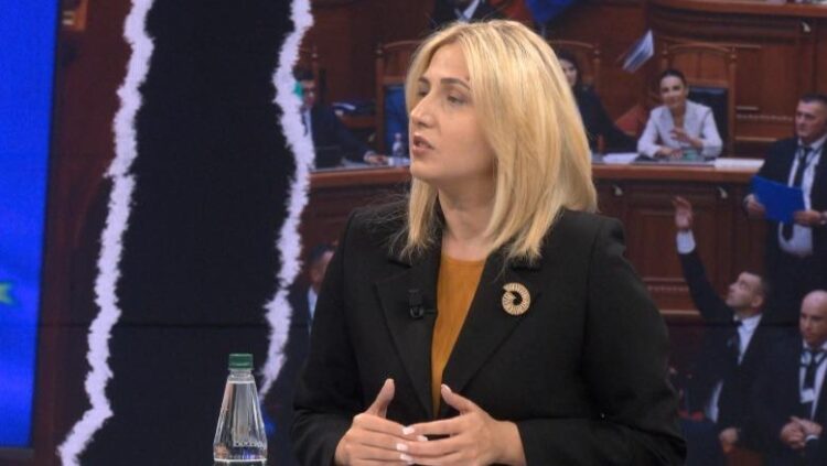 Ina Zhupa: Presidenti Begaj të mos i dekretoj ministrat, seanca të përsëritet