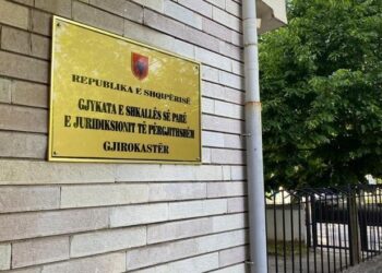 Abuzimi i 16-vjeçares në Këlcyrë, gjykata e Gjirokastrës lë në burg njerkun polic dhe 2 shantazhuesit