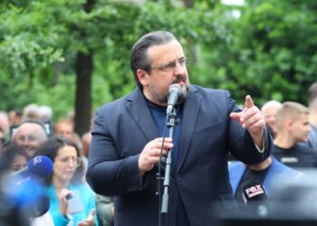 PD këmbëngul: Këshilli Bashkiak të degjojë Veliajn para se ta shkarkojë