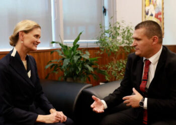 Shefja e Ambasadës Amerikane, vizitë në SPAK, VanHorn: Folëm me Dumanin për punën e SPAK dhe BKH