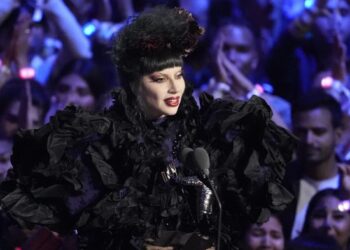 Lady Gaga shpallet “Artistja e Vitit”, nderohet me katër çmime në MTV VMA