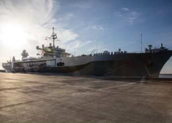 Kjo është anija gjigante amerikane që zbarkoi sot në Porto Romano