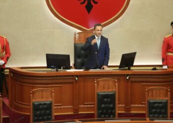 Peleshi urdhëron të mbahet të hënën seancës së radhës në Kuvend