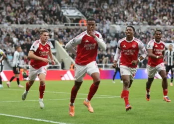 Arsenal mposht me përmbysje Newcastle në stadiumin St. James Park