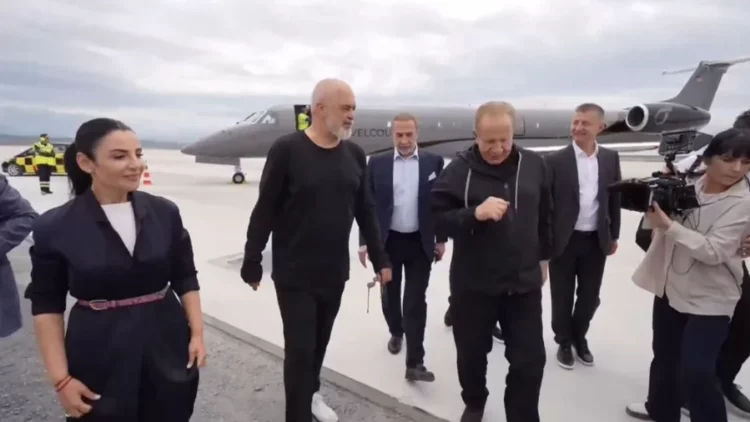 Pacolli shkarkon administratorin e Aeroportit të Vlorës