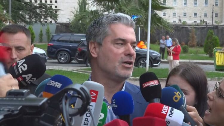 Dje dha dorëheqjen, Ermal Dredha në Asamblenë e PS: Kam lindur socialist dhe do mbetem socialist