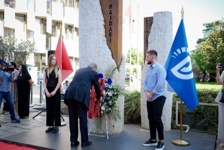 Përkujtohet Azem Hajdari/ Berisha: Pluralizmi për të cilin luftuan studentët liberator është i shtypur, ne do luftojnë për kthimin e votës së lirë