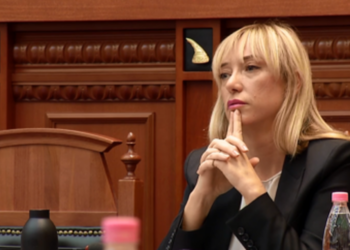 I dha fonde kompanisë së bashkëshortit, gjobitet ish-ministrja Frida Krifca