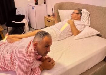 “Me telefon në qeli”/ Berisha publikon FOTON e Vangjush Dakos