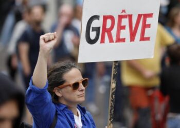 Francë/ Qindra mijëra pjesëmarrës në një grevë kombëtare