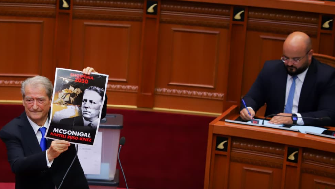 Sali Berisha voton Charles McGonigal për Kryetar të Kuvendit