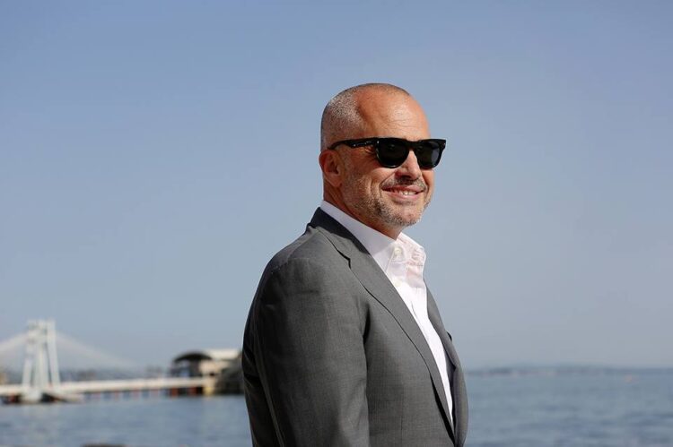 Shëndetësia në pikë të hallit/ Rama flet si nga planet tjetër: Do e rregullojmë me inteligjencë artificiale