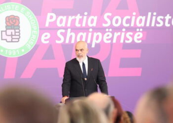 Analiza/ Rama shpall “pushtet përgjithmonë” dhe cilëson “përrallë” rotacionin në demokraci