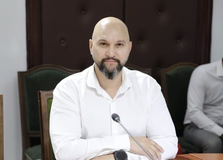 Jep dorëheqjen drejtori i QSUT, ja kush mund ta zëvendësojë