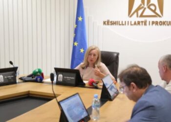 “Ç’jemi ne, agjenci udhëtimi?”/Përplasje në Këshillin e Lartë të Prokurorisë, akuza për abzium me buxhetin