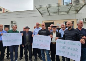 Rama i dha leje familjes Doma për HEC, protestojnë banorët e Kurdarisë në Klos