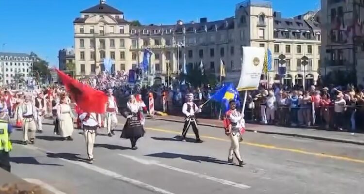 Xhubleta “pushton” Oktoberfest-in: Tradita shqiptare në zemër të Mynihut